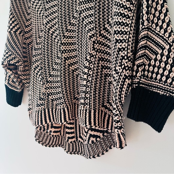 SIONI Cream & Black Lightweight Knit Dolman Batwing Sweater Size Small - Picture 3 of 12